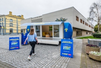 Lidl trekt met een jobbus door West-Vlaanderen op zoek naar 148 nieuwe medewerkers